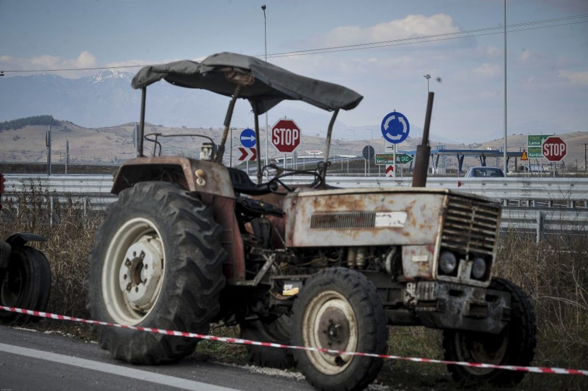 Δυτική Ελλάδα: Τρακτέρ αγροτών στις εθνικές οδούς – Απειλούν με διακοπή της κυκλοφορίας!
