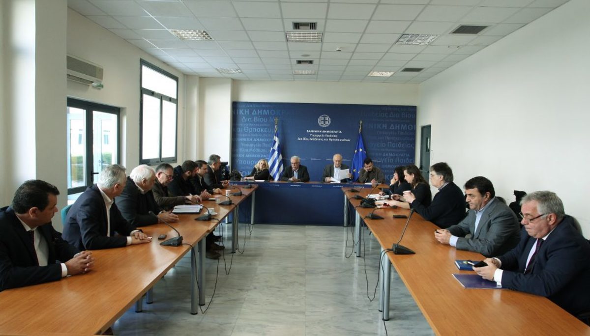 Συνάντηση Γαβρόγλου με 11 δημάρχους για το νέο πανεπιστήμιο Δυτικής Αττικής