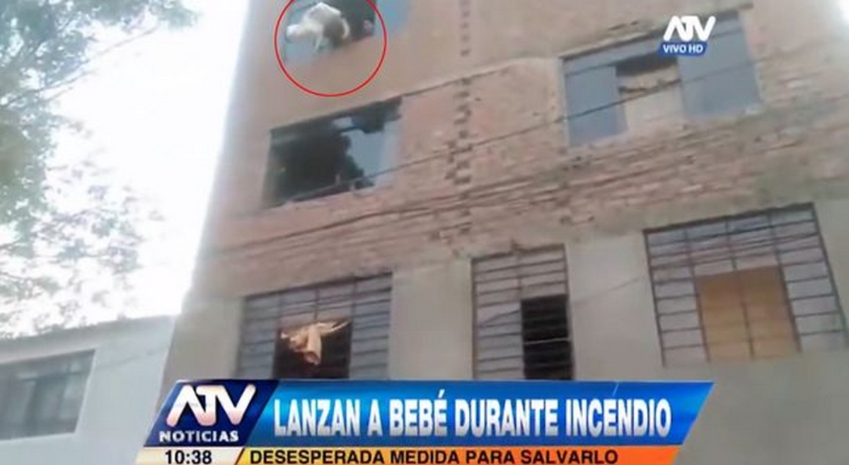 Πέταξε το μωρό της από το παράθυρο για να το σώσει από τη φωτιά [vid]