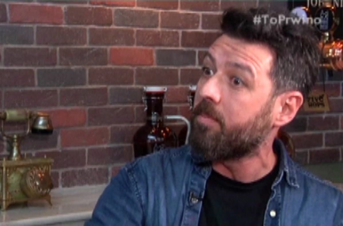 Ο Μάνος Παπαγιάννης παρουσιάζει στην Φαίη Σκορδά μια άλλη ιστορία για τη Σοφία Παυλίδου!