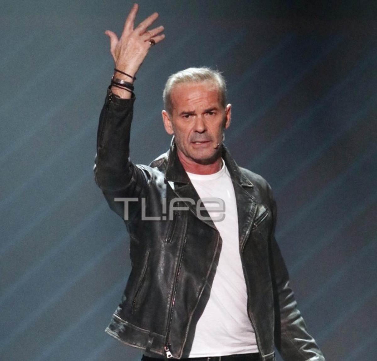 Πέτρος Κωστόπουλος: Τα τρία παιδιά του τον θαύμασαν να παίζει στο θέατρο! [pics