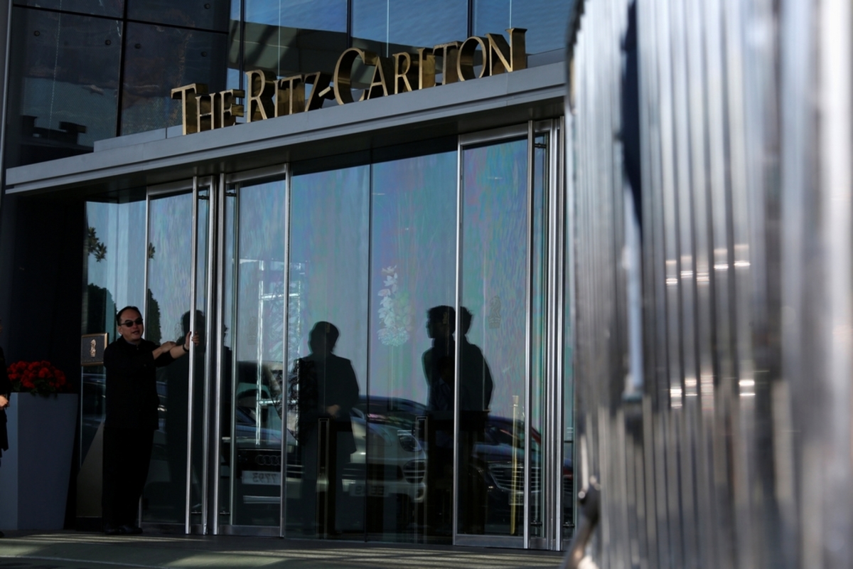 Το Ritz-Carlton ανοίγει ξανά στο Ριάντ – Είχε γίνει «χρυσή φυλακή» για δεκάδες πρίγκιπες