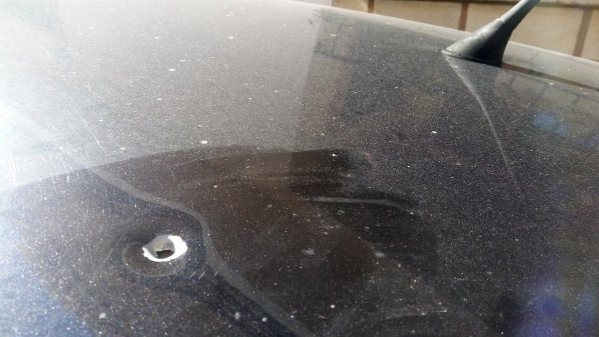“Αδέσποτη” σφαίρα βρήκε αυτοκίνητο στην Κρήτη! Τρομακτικές εικόνες [pics]