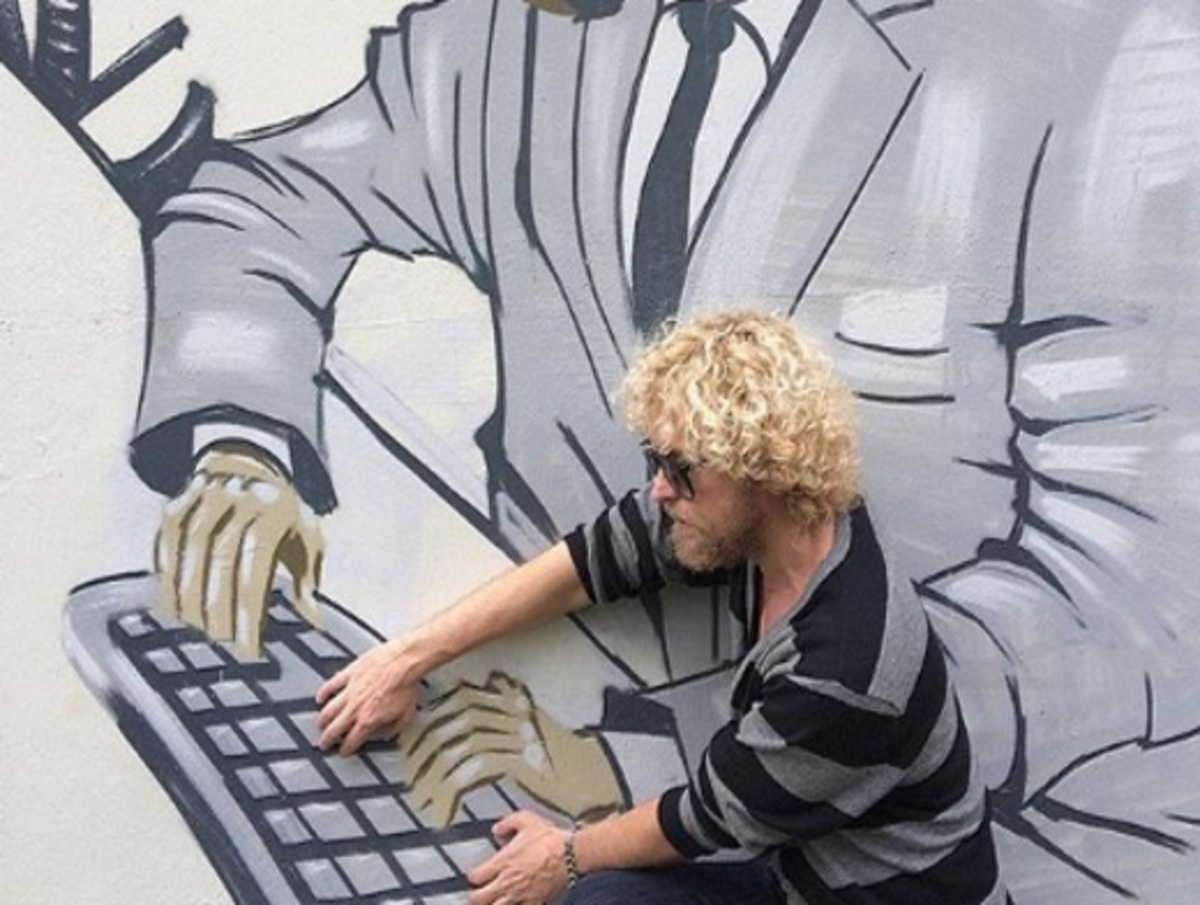 O Άλεξ Καββαδίας έχει το πιο περίεργο instagram που έχετε δει και εξηγεί γιατί! [pics]