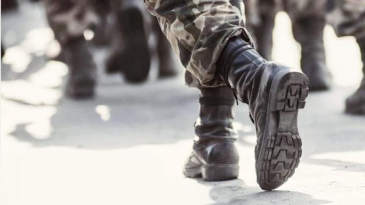 Ένστολοι: Πως και γιατί αλλάζει ο τρόπος υπολογισμού του εφάπαξ