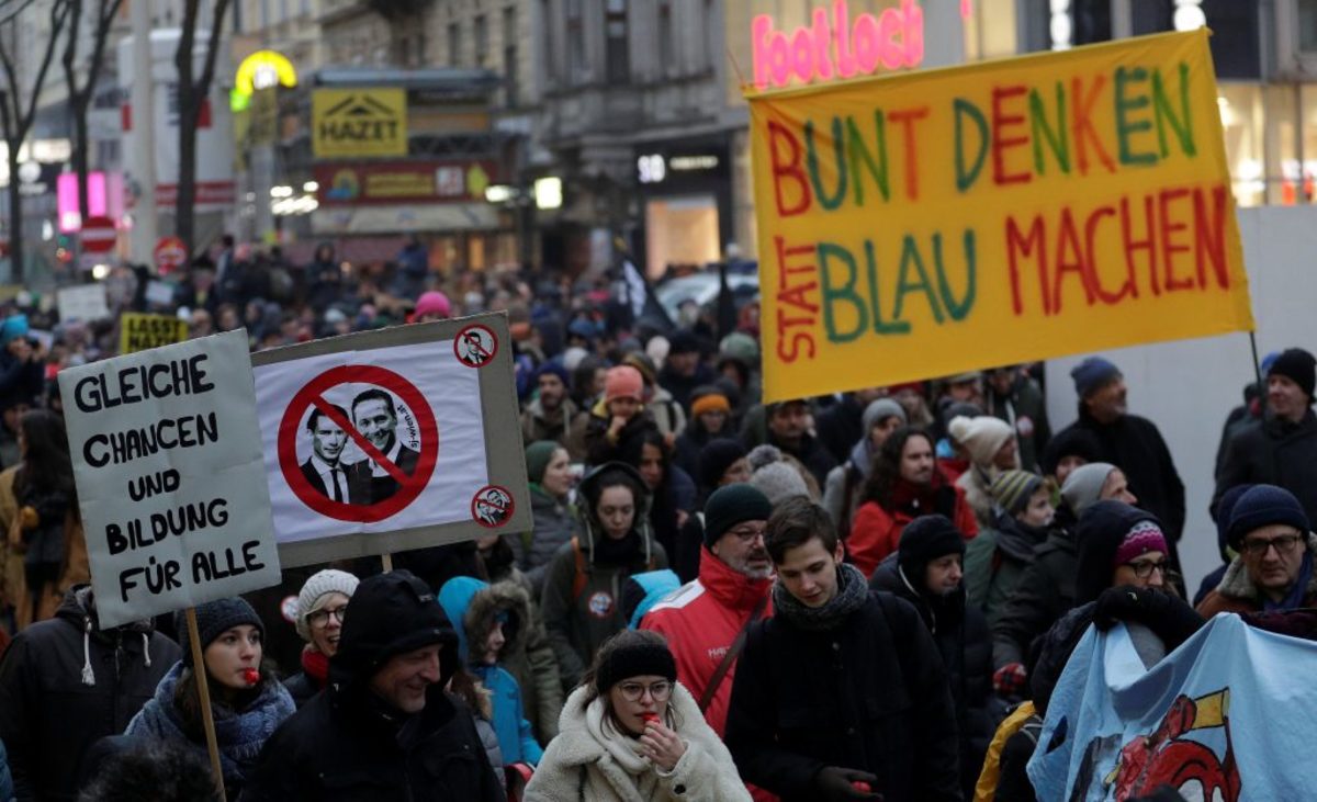 Αυστρία: Μαζικές διαδηλώσεις κατά της συγκυβέρνησης με το ακροδεξιό κόμμα [pics]
