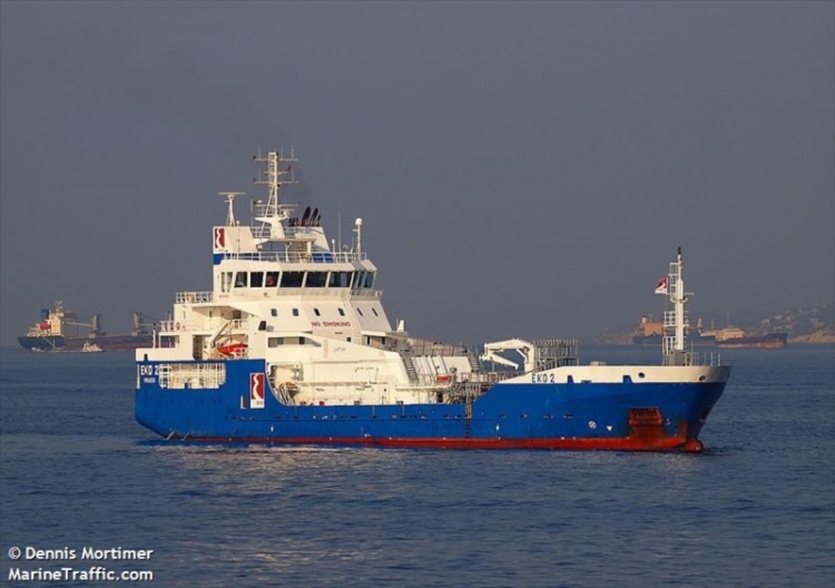 Ψαρά: Προσάραξη δεξαμενόπλοιου στο λιμάνι – Σε εξέλιξη η επιχείρηση του λιμενικού [vid]