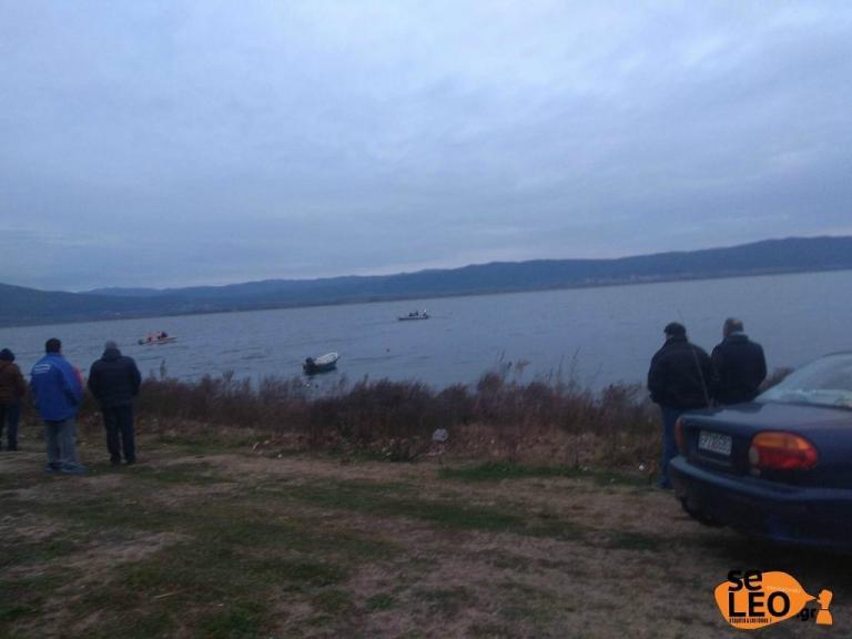 Θεσσαλονίκη: Θρίλερ για τους αγνοούμενους ψαράδες στη Μικρή Βόλβη – Τι βρήκαν οι διασώστες…
