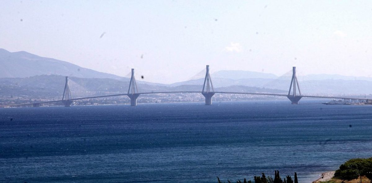 Η ευχή για την Πρωτοχρονιά στη γέφυρα Ρίου – Αντιρρίου προκάλεσε εγκεφαλικά
