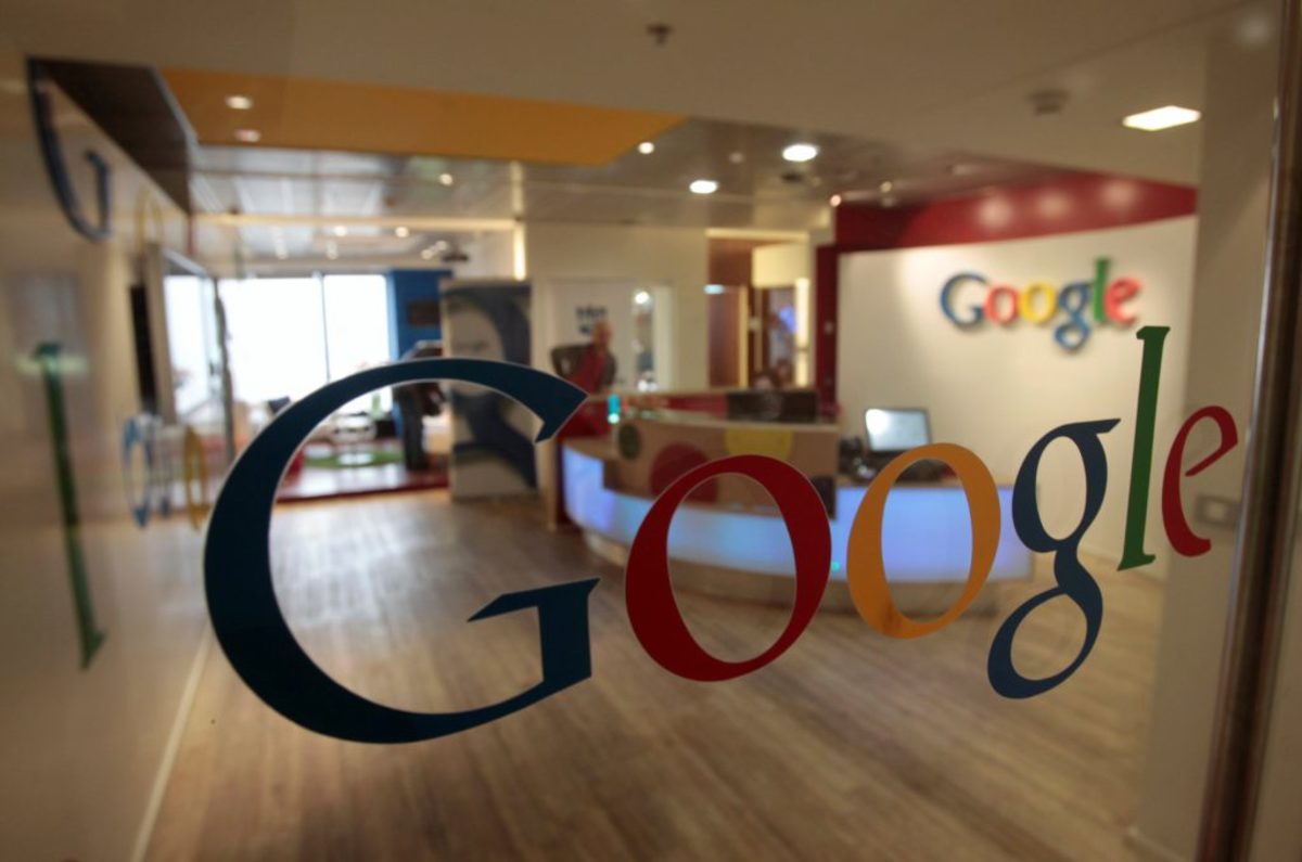 Καταγγέλλουν τη Google ότι παραείναι…  προοδευτική – Αγωγή από συντηρητικό πρώην εργαζόμενο