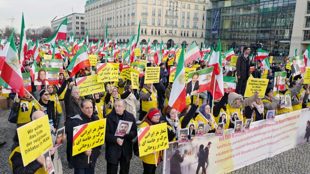 Ιράν: Οι Φρουροί της Επανάστασης δήλωσαν ότι νικήθηκαν οι ξένοι εχθροί που υπέθαλψαν τις διαδηλώσεις