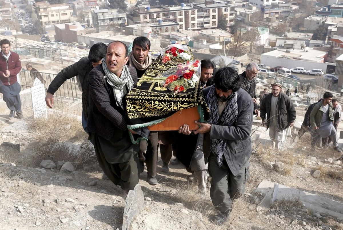 Στους 103 οι νεκροί και 235 οι τραυματίες από την επίθεση στην Καμπούλ