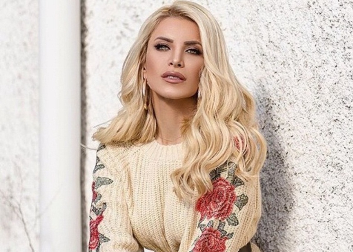 Κατερίνα Καινούργιου: Η σκληρή προπόνηση και οι βραδινές έξοδοι με τους φίλους της [pics,vid]