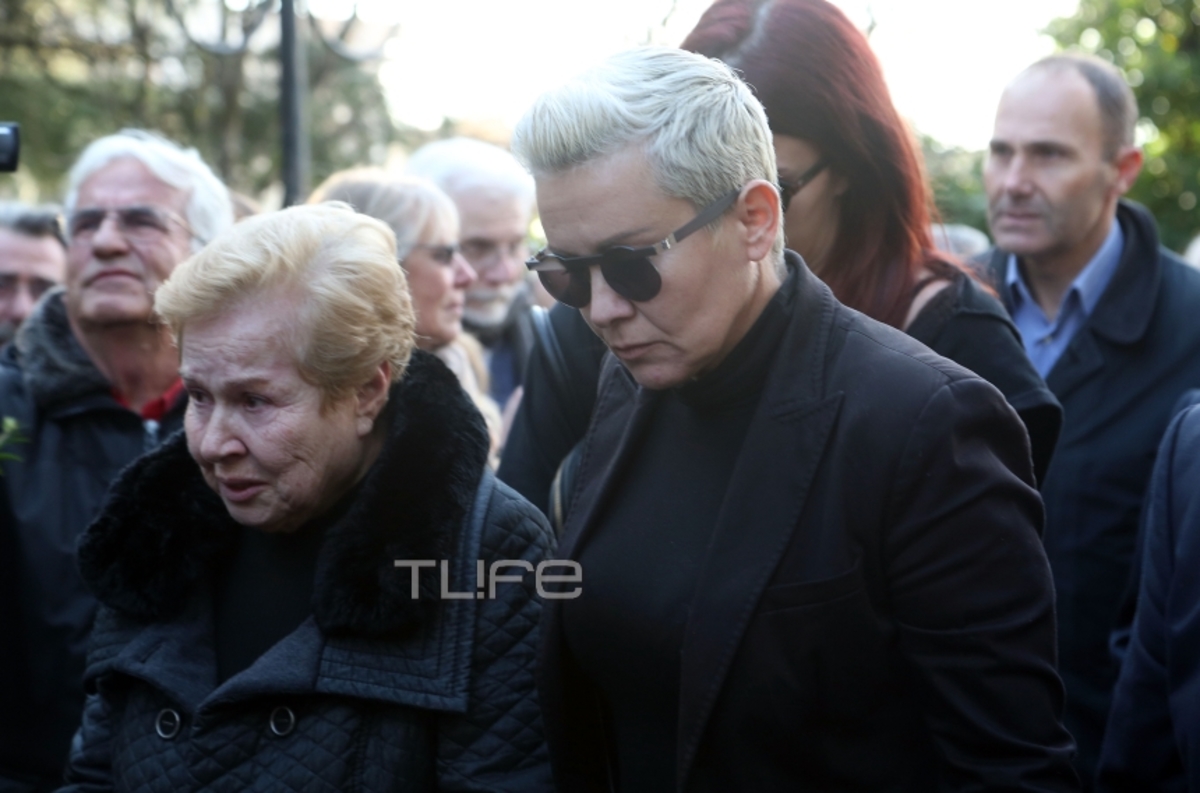 Συγκίνηση στην κηδεία του Τάκη Λουκανίδη