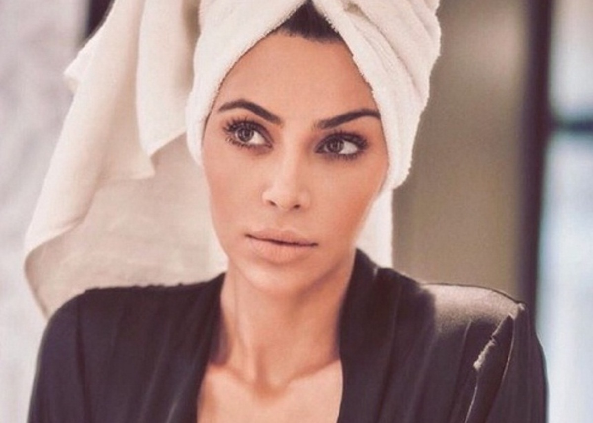 Kim Kardashian: Ποζάρει γυμνή στο κρεβάτι της και ανάβει “φωτιές” [pic]