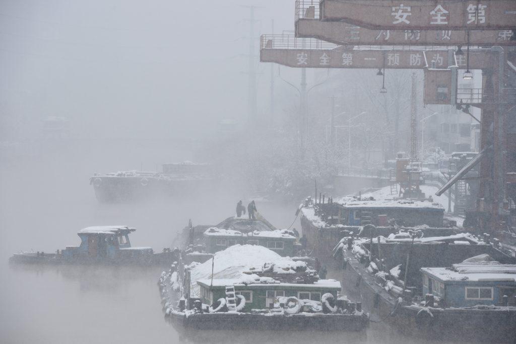 Καταπλακώνει τα πάντα το χιόνι στην Κίνα – 21 νεκροί από τα ακραία καιρικά φαινόμενα [pics]