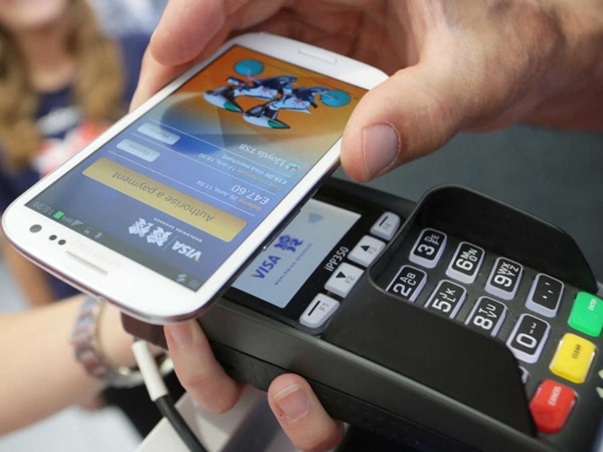 Έκρηξη του “mobile money” στην Ελλάδα – Το 78% των πολιτών πραγματοποιεί συναλλαγές μέσω κινητού