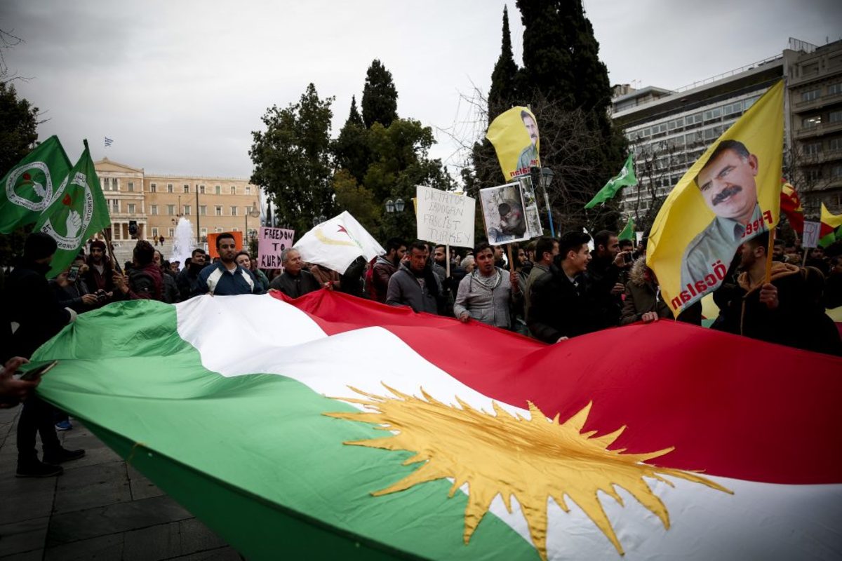 Πορεία των Κούρδων στο κέντρο της Αθήνας για την επίθεση των Τούρκων στο Αφρίν [pics]