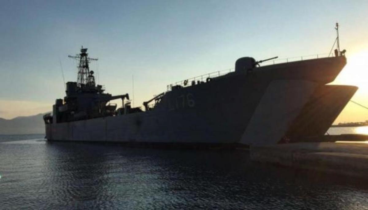 “Ράβουν” το “σκίσιμο” στο αρματαγωγό Λέσβος