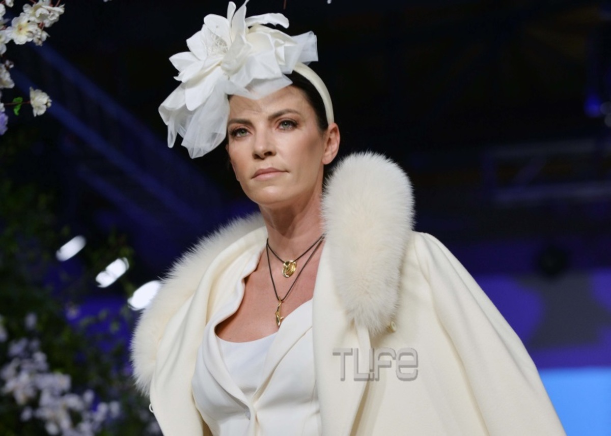 Μαρίνα Βερνίκου: Εντυπωσιακή εμφάνιση στην πασαρέλα bridal show [pics]