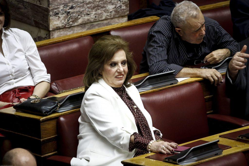 «Πέρασε» το πολυνομοσχέδιο – Στην ΚΟ του ΣΥΡΙΖΑ η Μεγαλοοικονόμου