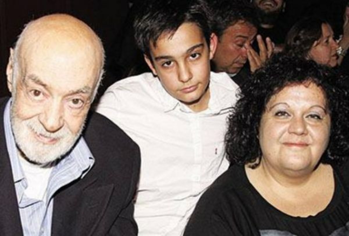 Μαίρη Μπάρκουλη: Ώρες αγωνίας για τον γιο της – Μπήκε στο νοσοκομείο