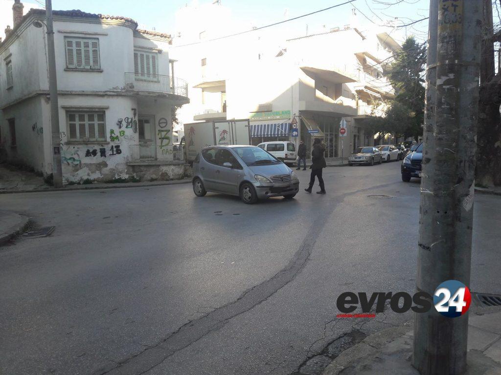 Αλεξανδρούπολη: Το τερμάτισε και “κούφανε” οδηγούς και περαστικούς – Η απίθανη εικόνα στον δρόμο [pics]