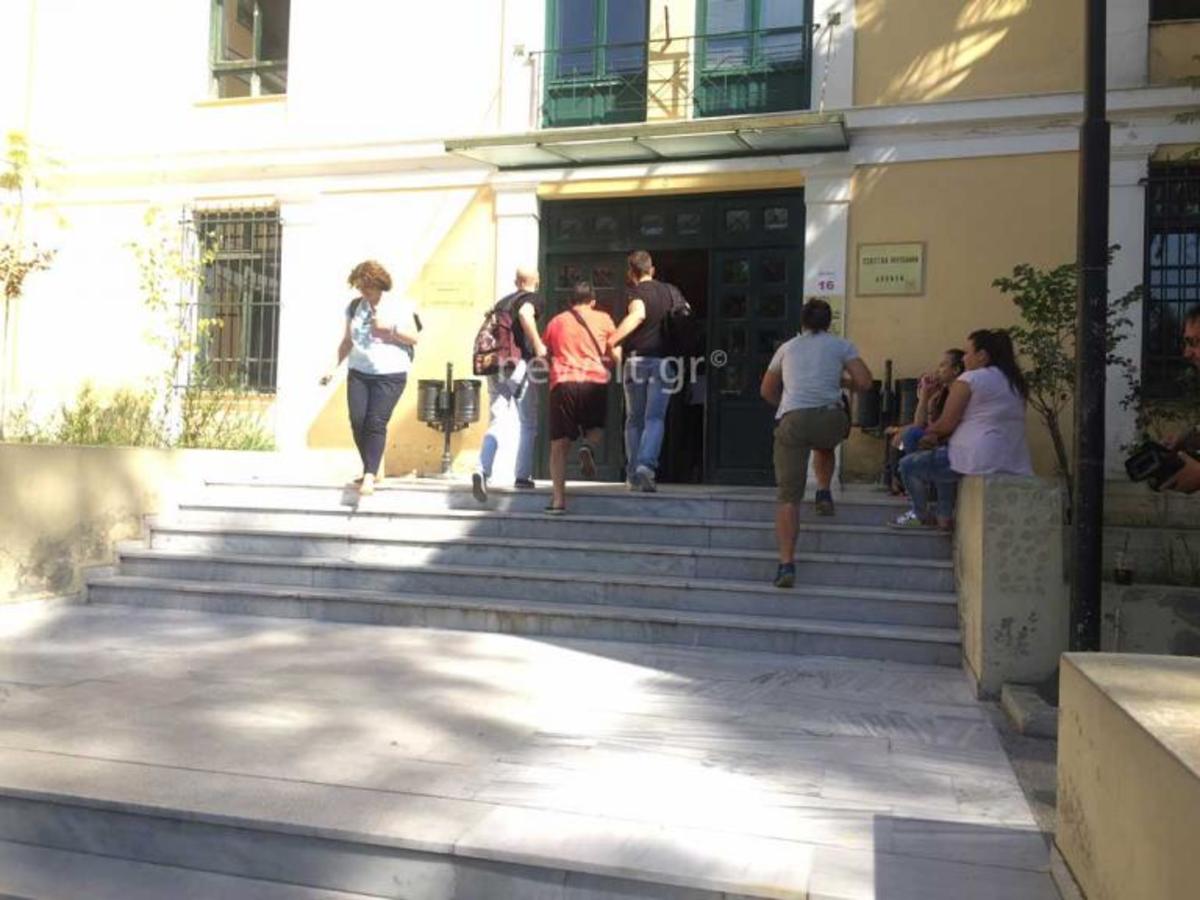 Νεκρός ο δράστης της άγριας δολοφονίας στο Περιστέρι! ‘Εκοψε τις φλέβες του ο συγκρατούμενος του στον Κορυδαλλό