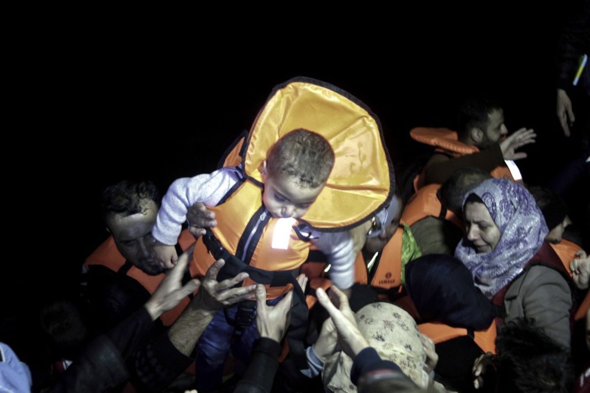 “Υγρός τάφος” η Μεσόγειος – Άλλοι δύο μετανάστες νεκροί – Διασώθηκαν 800 μέσα σε 12 ώρες