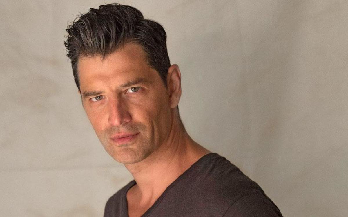 Σάκης Ρουβάς: «Με τον Μπάμπη Στόκα έχουμε ανταλλάξει απόψεις και…»