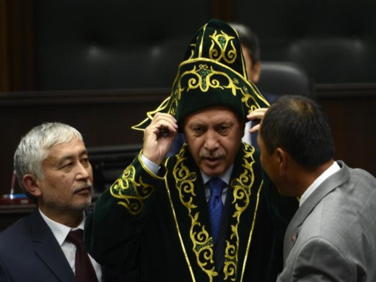 Ερντογάν: Υπερεξουσίες στον “σουλτάνο”, αναλαμβάνει και την αμυντική βιομηχανία