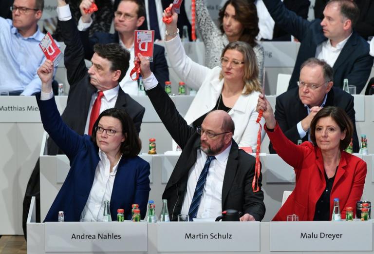 Γερμανία: Τους έπεισε ο… Τσίπρας! Ναι του SPD στον “μεγάλο συνασπισμό” με τη Μέρκελ