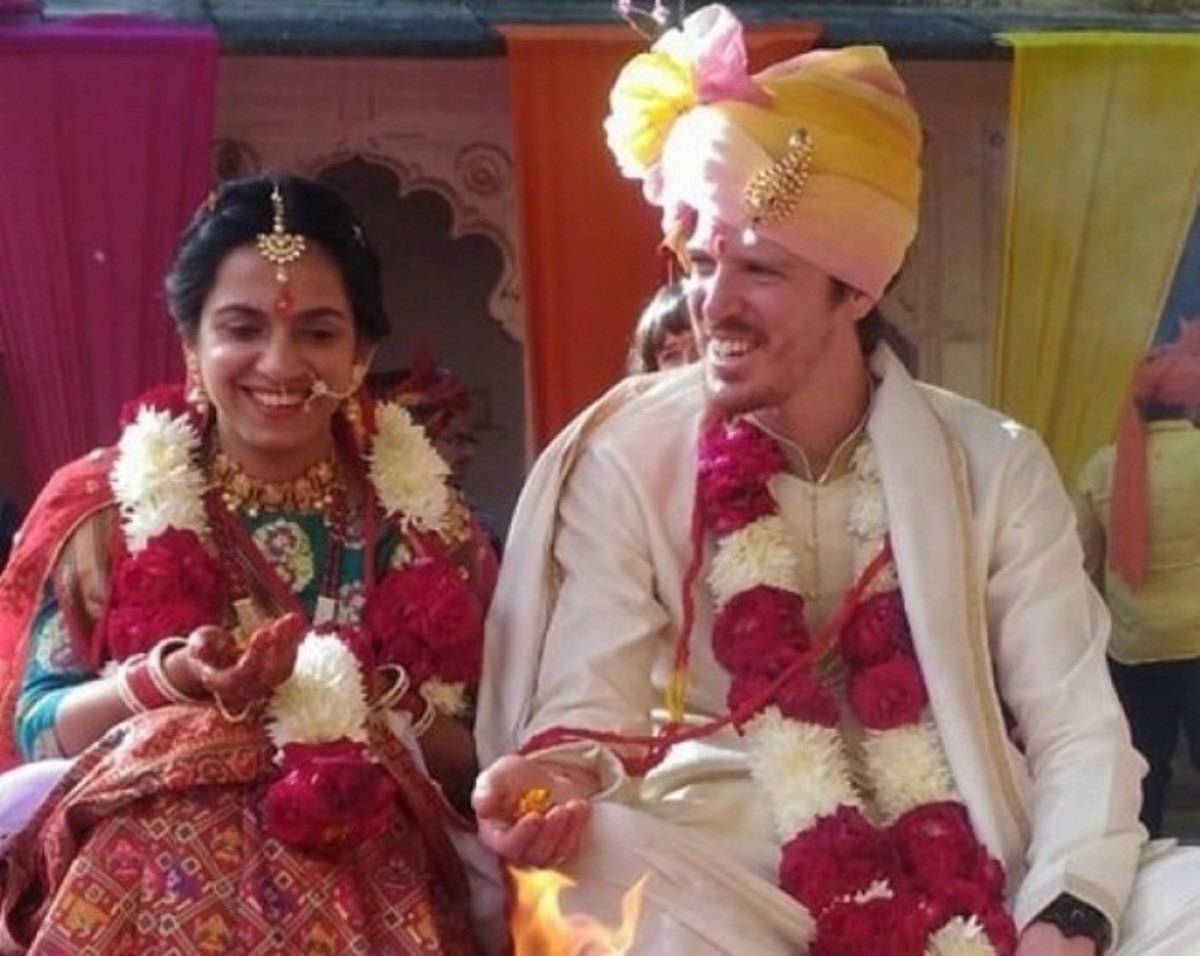Κρήτη: Ντύθηκε γαμπρός ο Λεωνίδας Ξυλούρης – Η νύφη από την Ινδία και ο γάμος σε σκηνικό Bollywood [pics]