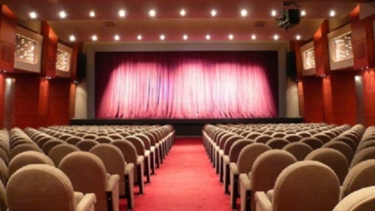 «Στα 17 μου έμπλεξα με μια 35αρα και σπιτώθηκα μαζί της! Παράτησα σχολείο, σπίτι…»