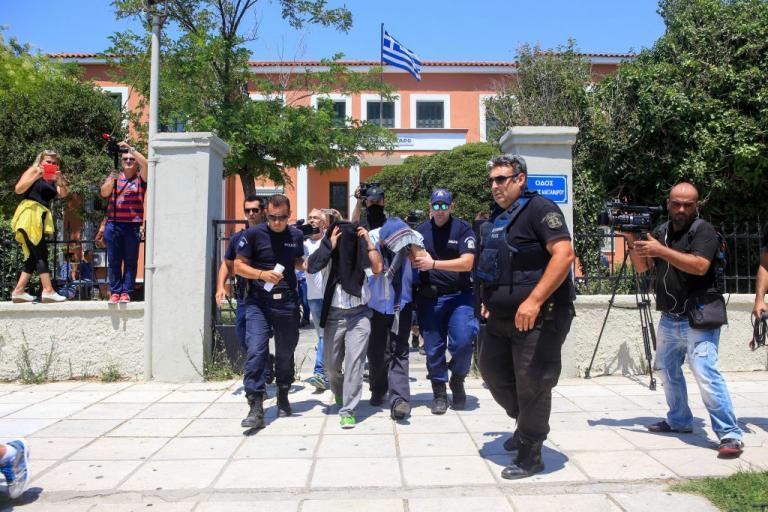 Έρχονται "καυτές" εξελίξεις για τους 8 Τούρκους αξιωματικούς- "Άκυρο" στην πρόεδρο του Διοικητικού Εφετείου για εξαίρεση από την Επιτροπή Ασύλου
