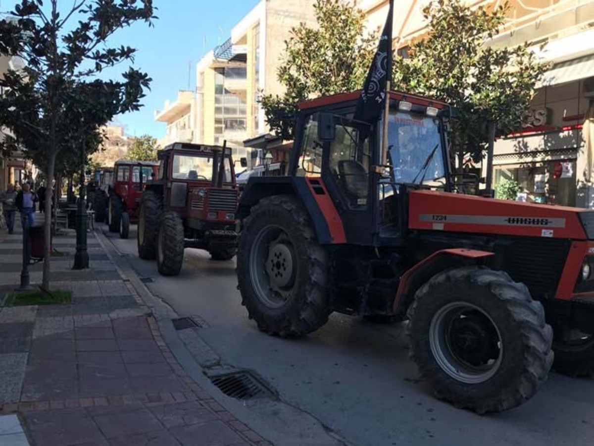 Φάρσαλα: Στους δρόμους τα τρακτέρ των αγροτών – “Να παλέψουμε όλοι ενάντια στα μέτρα” [pics]