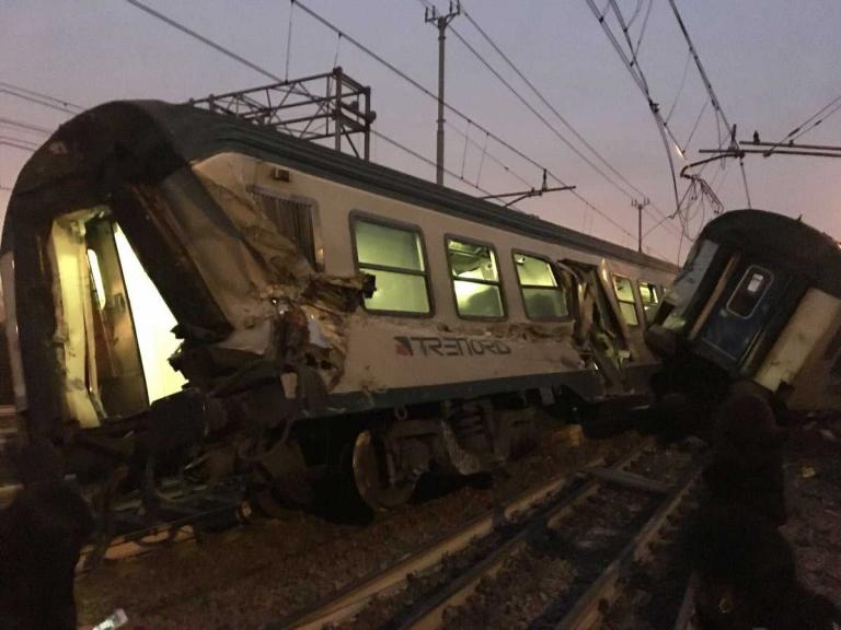 Εκτροχιάστηκε τρένο στο Μιλάνο – Τουλάχιστον 4 νεκροί και πάνω από 100 τραυματίες