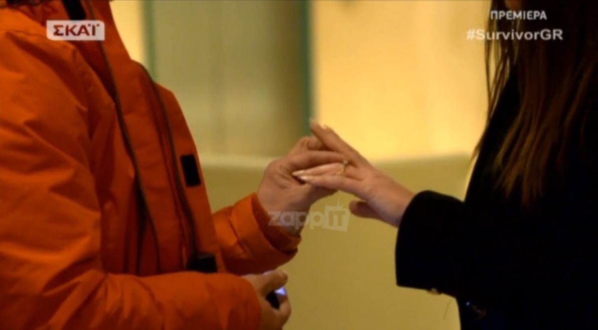 Survivor: Της έκανε πρόταση γάμου πριν αναχωρήσει για τον Άγιο Δομίνικο! Ο παίκτης των “Διασήμων” γονάτισε μπροστά στην κοπέλα του…