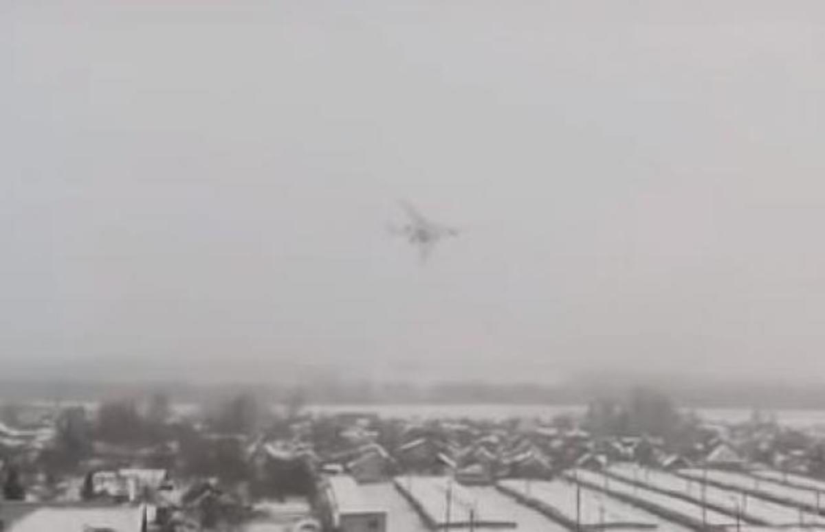 To νέο βομβαρδιστικό της Ρωσίας σε χαμηλή πτήση πάνω από το χιονισμένο Καζάν[vid]