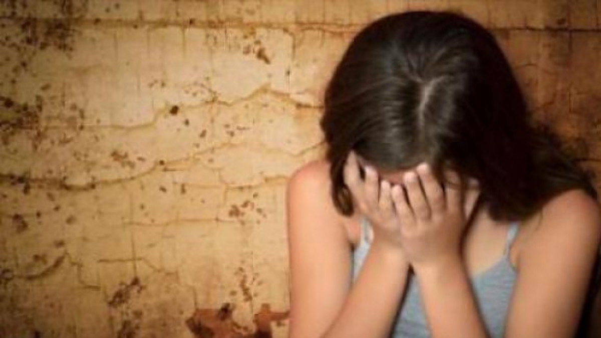 Σαλαμίνα: Στη φυλακή ο πατέρας που βίασε την 7χρονη κόρη του