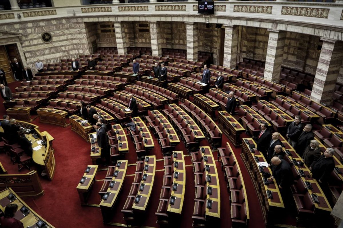 Ψηφίστηκε η ανανέωση των συμβάσεων ορισμένου χρόνου στο Δημόσιο