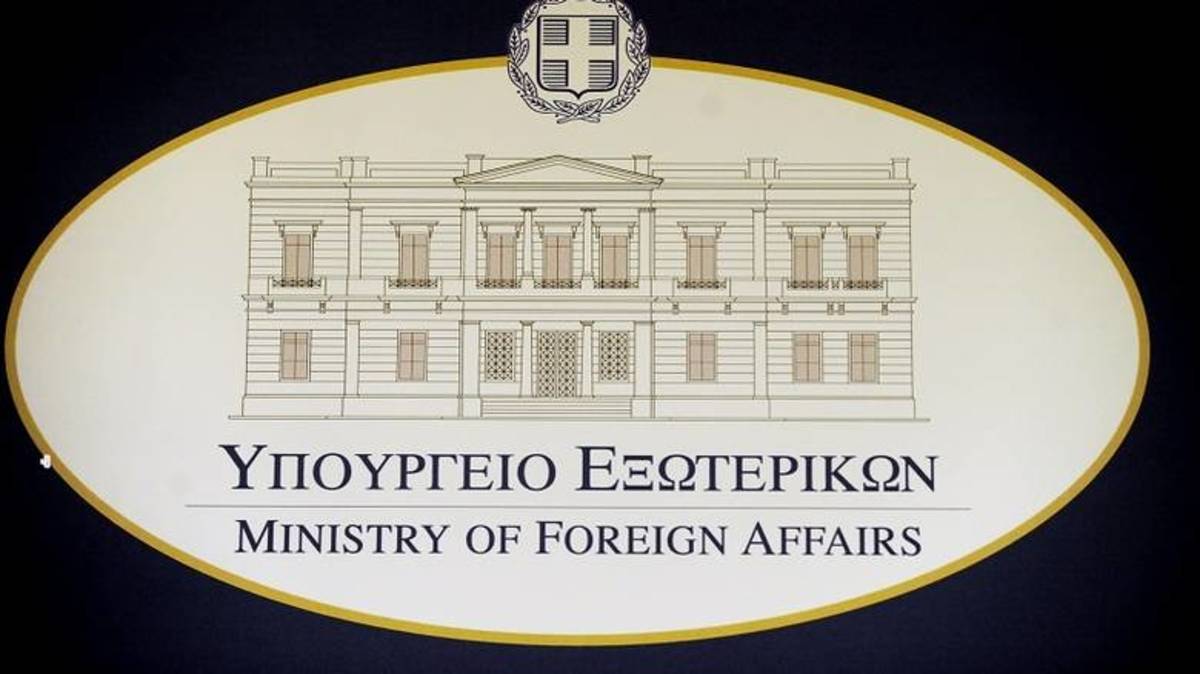 Απίστευτη καταγγελία δημοσιογράφου για υπάλληλο του ΥΠΕΞ: Με άρπαξε από τον λαιμό!