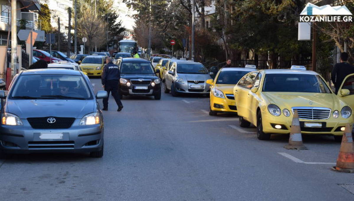 Καστοριά: Οργή για τη δολοφονία ταξιτζή – Προσπάθησαν να πιάσουν τον κατηγορούμενο αστυνομικό στα δικαστήρια [pics]