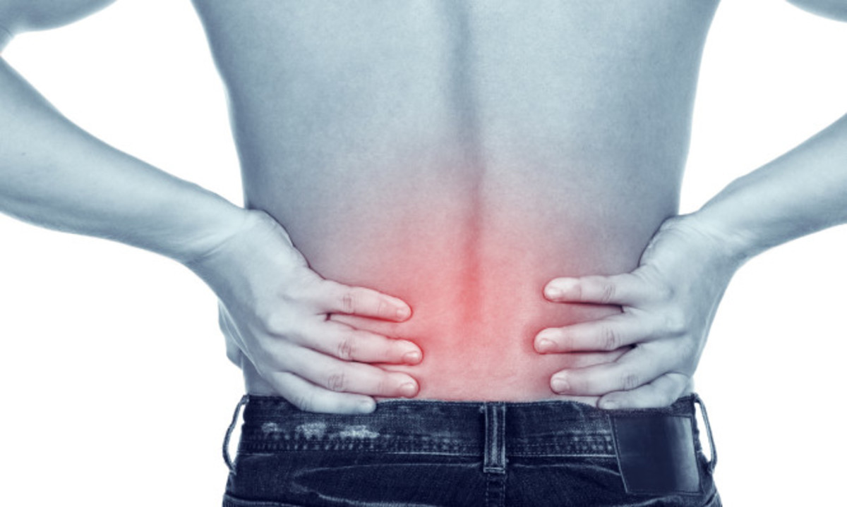 Οσφυαλγία: Απλές ασκήσεις στο σπίτι για να υποχωρήσει ο πόνος στην μέση
