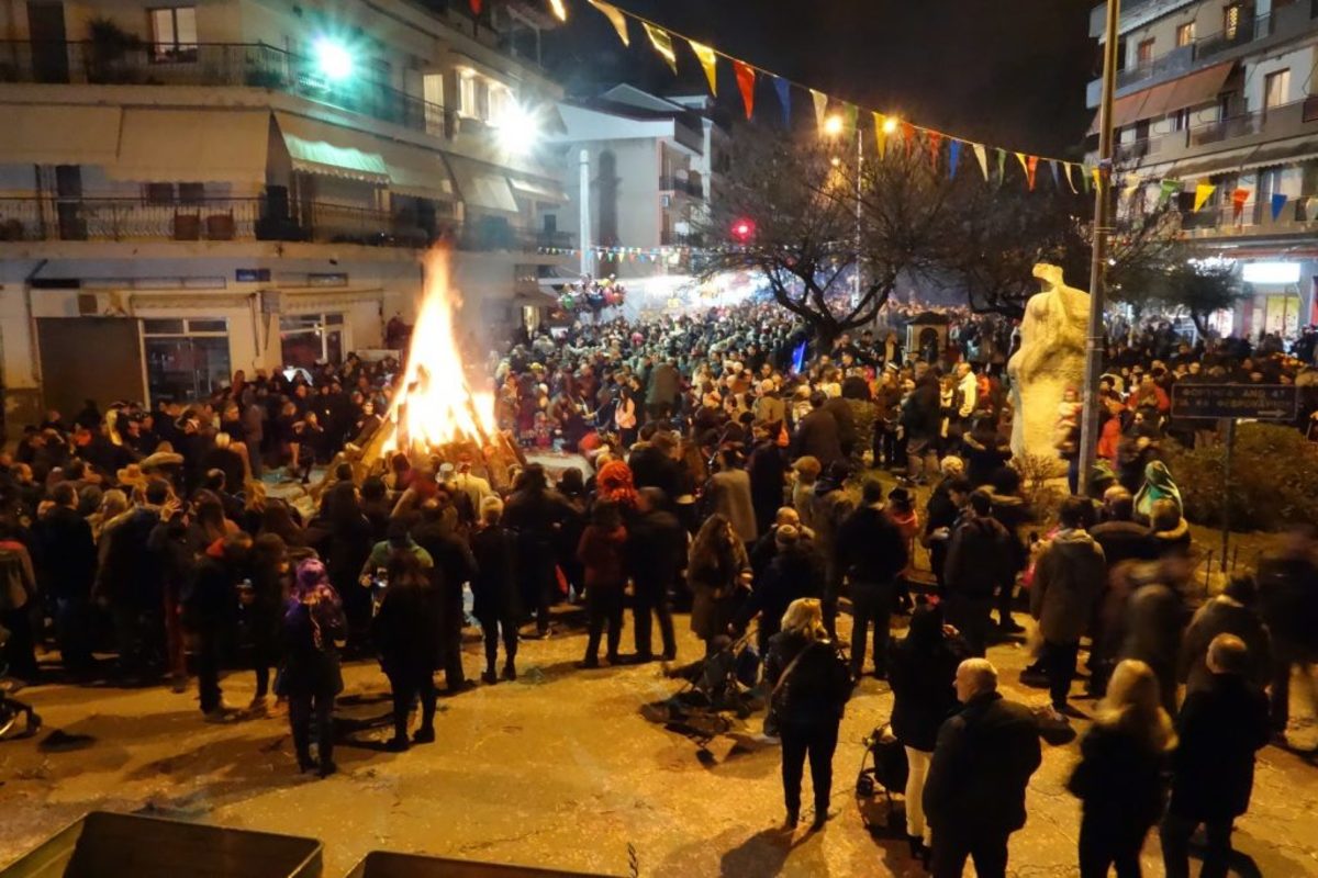 Γιάννενα: Οι τζαμάλες έβγαλαν την πόλη στους δρόμους – Ατελείωτο κέφι με χορούς και τραγούδια [pic, vid]