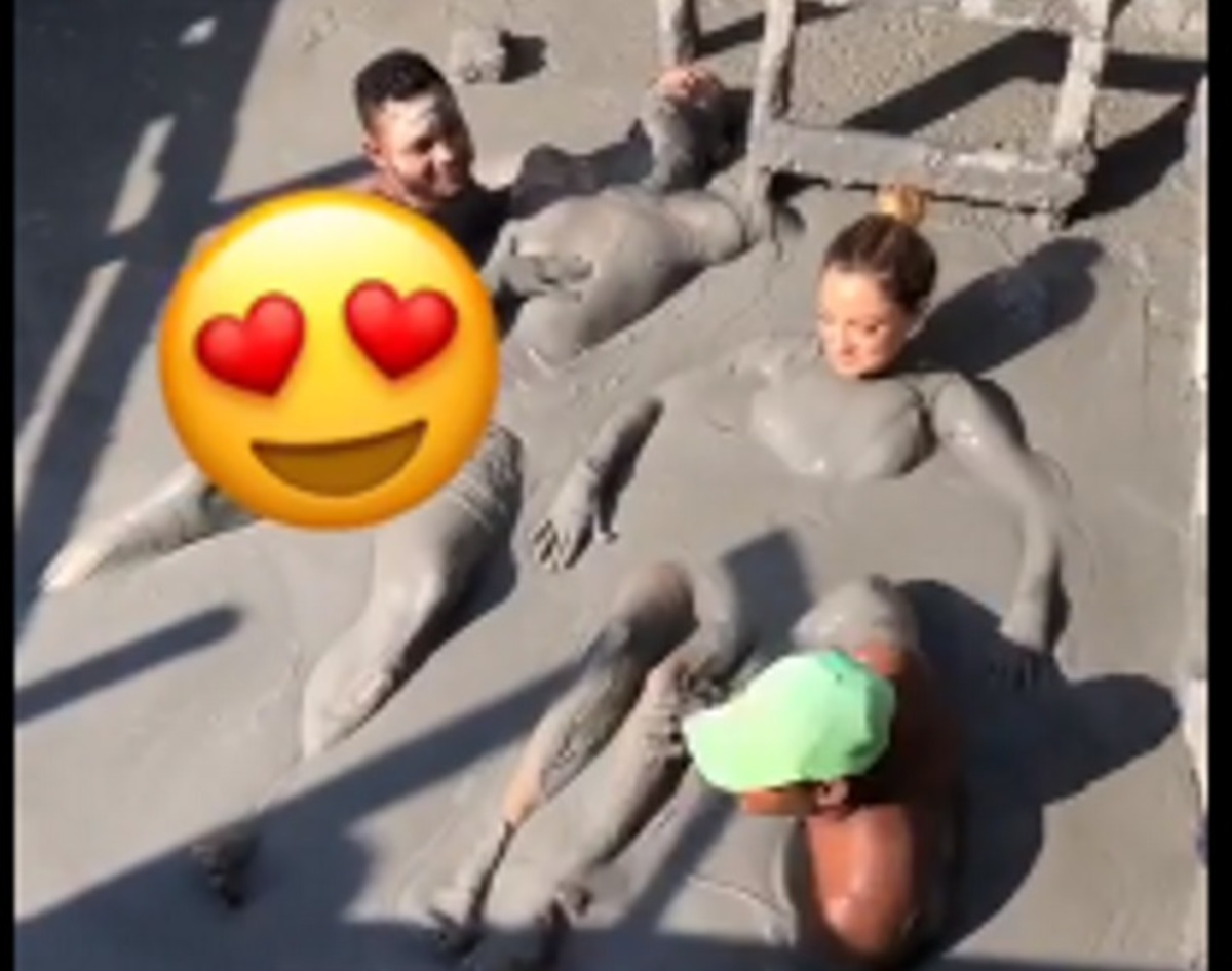 Aποστολία Ζώη: Το… σοκαριστικό μπάνιο… στις λάσπες του ηφαιστείου με τον Νίκο Κοκλώνη στην Κολομβία! [pics,vid]