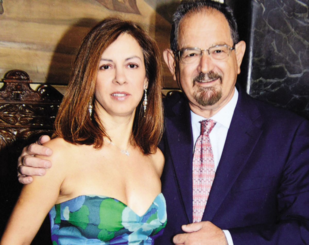 Πώς είναι σήμερα η ηθοποιός Έφη Πίκουλα; Σπάνια έξοδος με το σύζυγό της Τάκη Βουγιουκλάκη [pics]