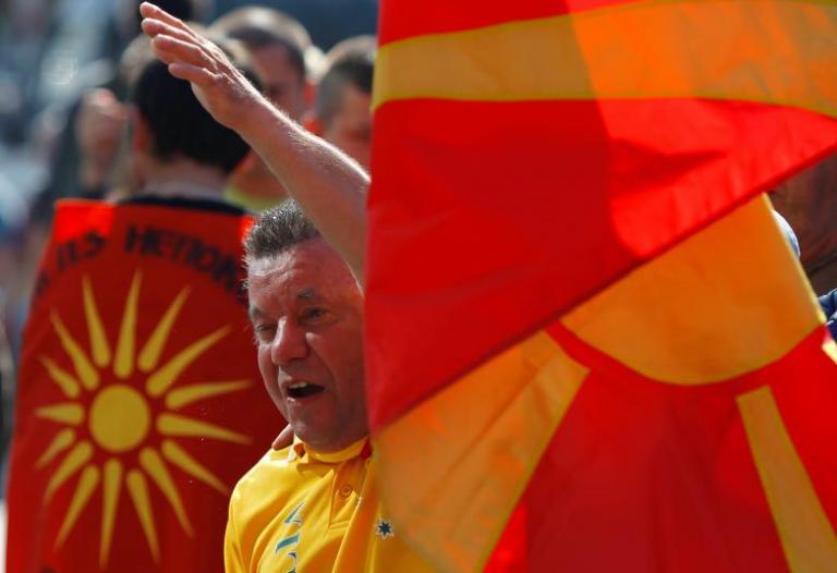"Προκαλεί" η Βρετανία: Να ενταχθεί η «Μακεδονία» στο ΝΑΤΟ ακόμα και χωρίς λύση στο όνομα! "Μακεδόνας" ο Ντιμιτρόφ