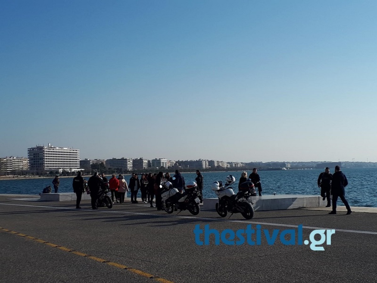 Θεσσαλονίκη: Είδαν την ηλικιωμένη να πηδάει στα νερά του Θερμαϊκού! [pics]