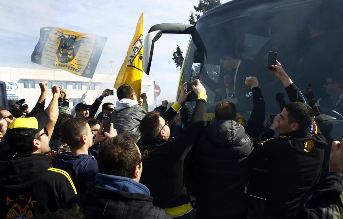 ΑΕΚ: Αποθεώθηκε η Ενωση στο αεροδρόμιο [pics]